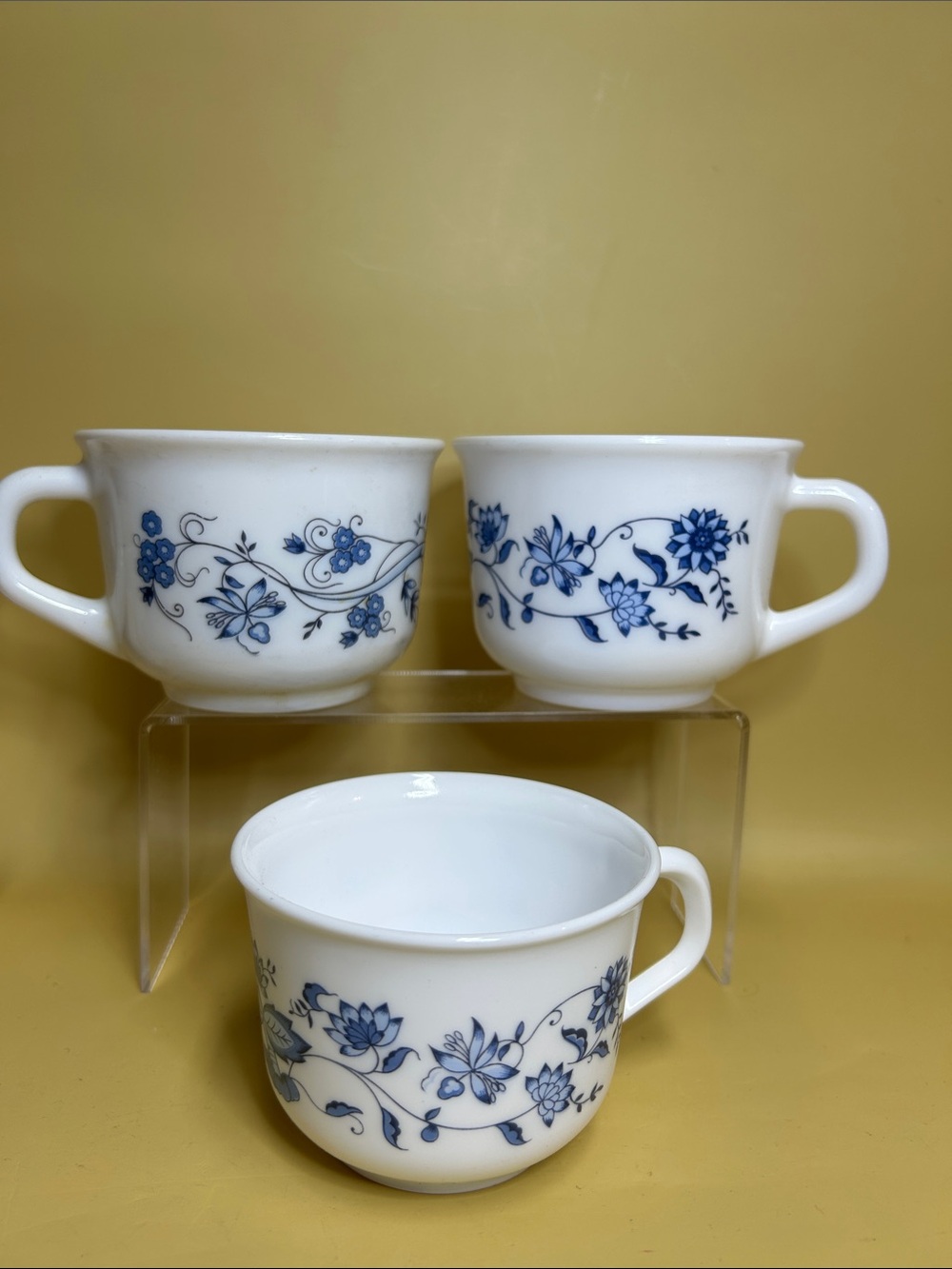 Vintage Arcopal France coffee cup tea cups blue onion pattern milk glass Set 3